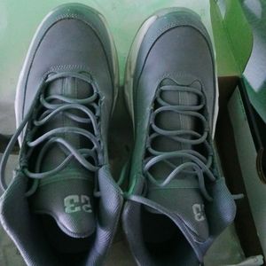 Mens jordans size 7.5